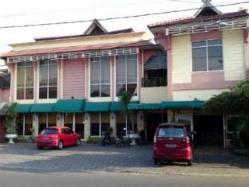 Hotel Margosuko Malang Zewnętrze zdjęcie